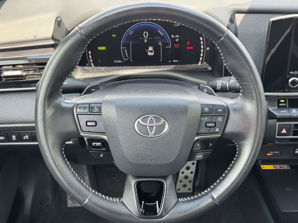 Used 2025 White Toyota SE image 10
