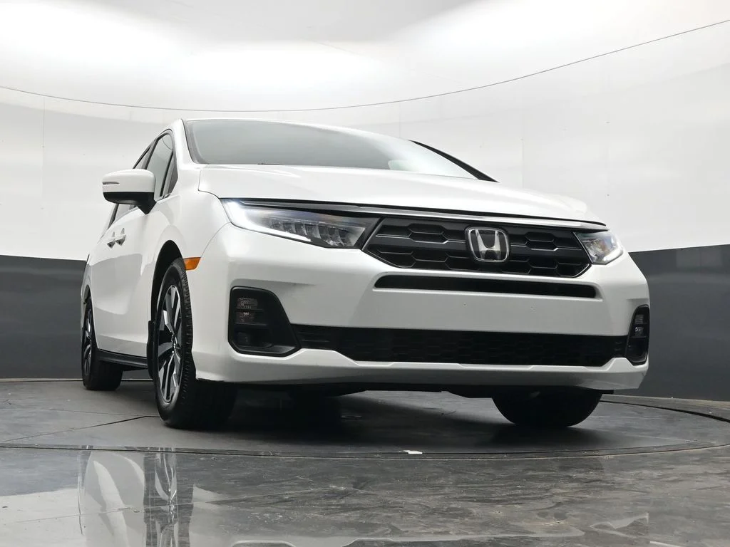 Certified Used 2025 White Honda EX-L image 41