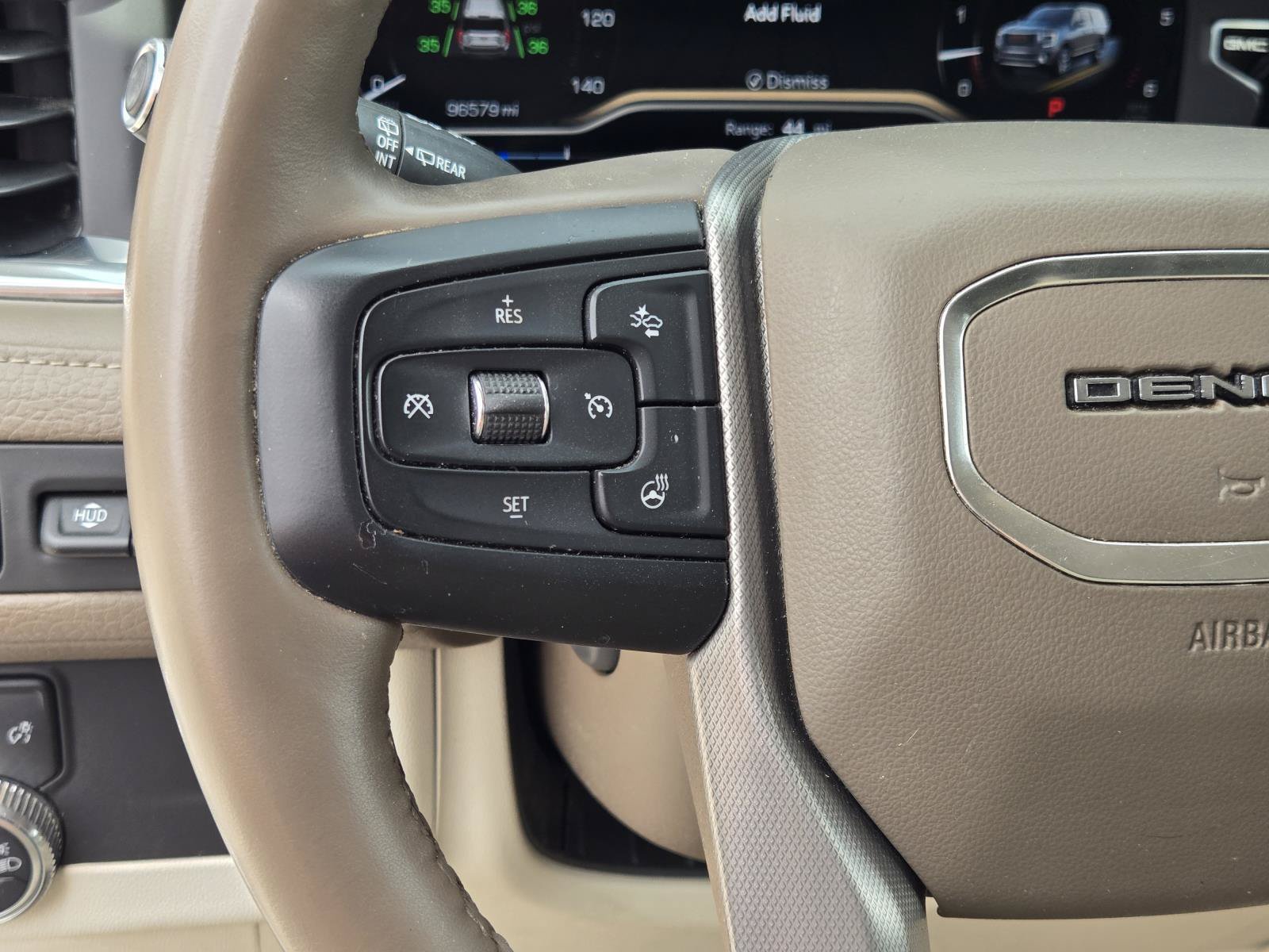 Used 2023 White GMC Denali image 27