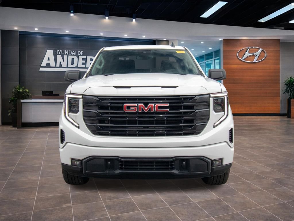 Used 2024 White GMC Elevation image 3
