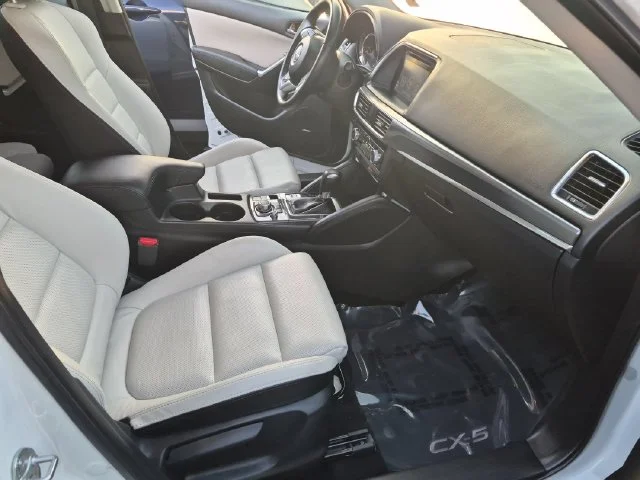 Used 2016 White Mazda Grand Touring image 35