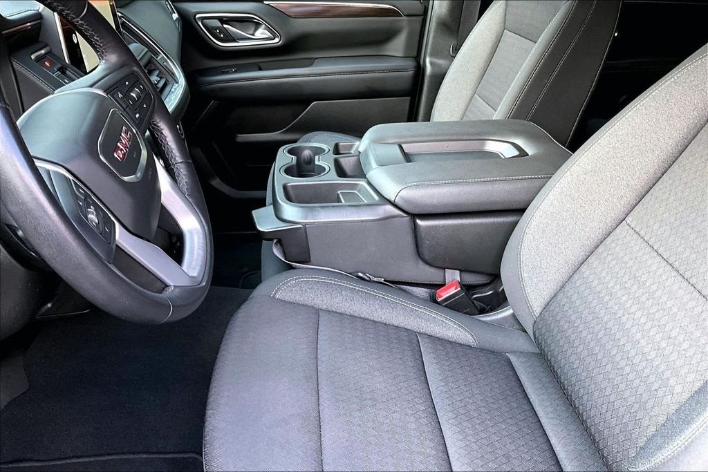 Used 2022 Black GMC SLE image 25