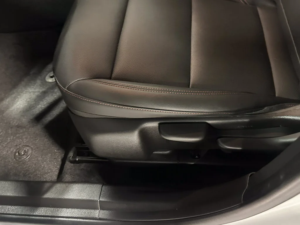 Used 2024 White Chevrolet 2RS image 19