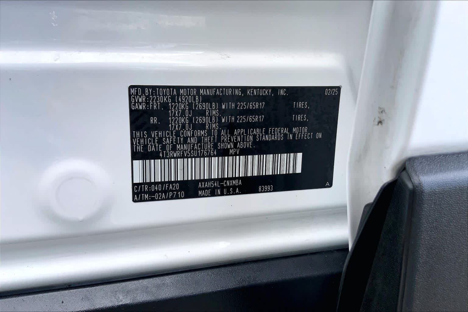 Used 2025 Ice Cap Toyota Hybrid XLE image 36