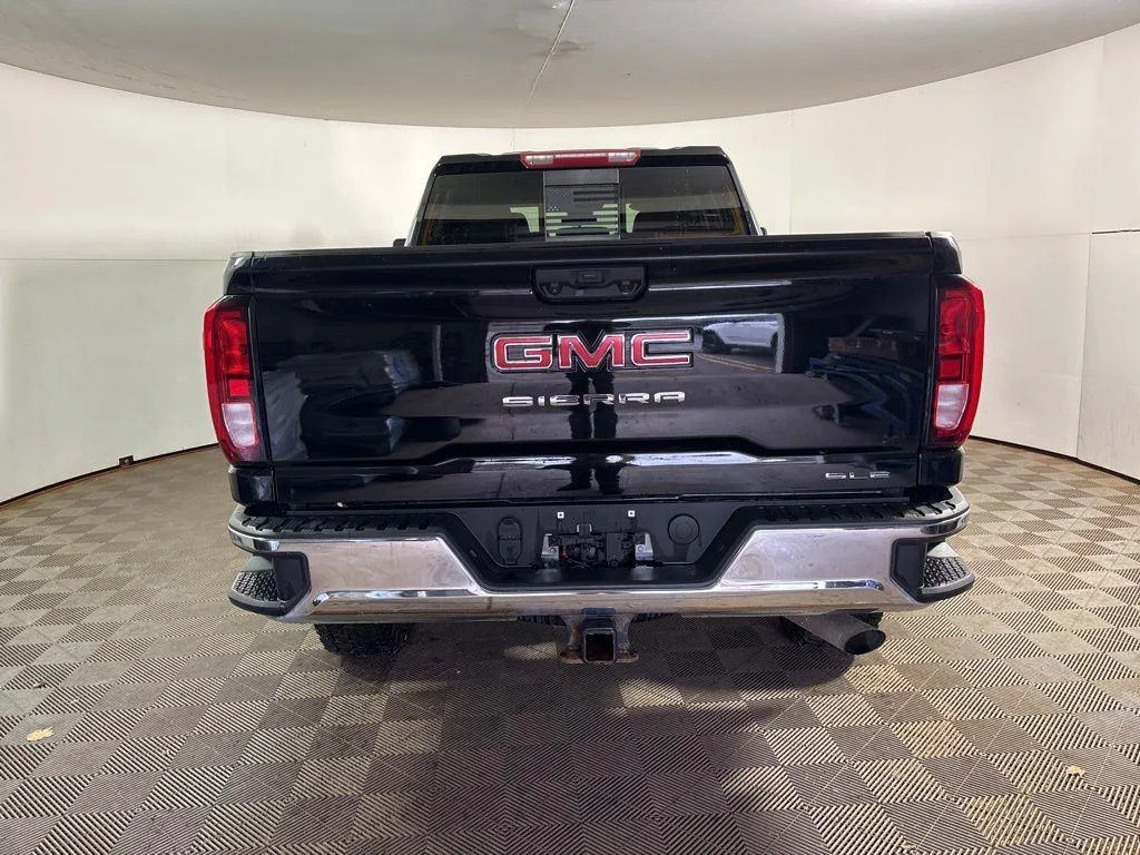 Used 2024 Onyx Black GMC SLE image 20
