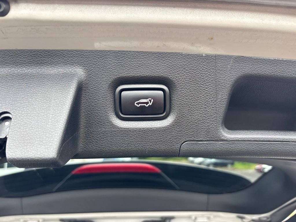 Used 2021 Silver Hyundai SEL image 27