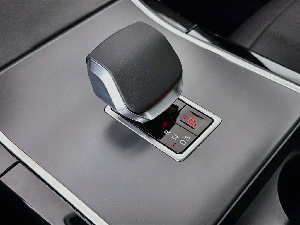 New 2026 Tribeca Blue Land Rover S image 17