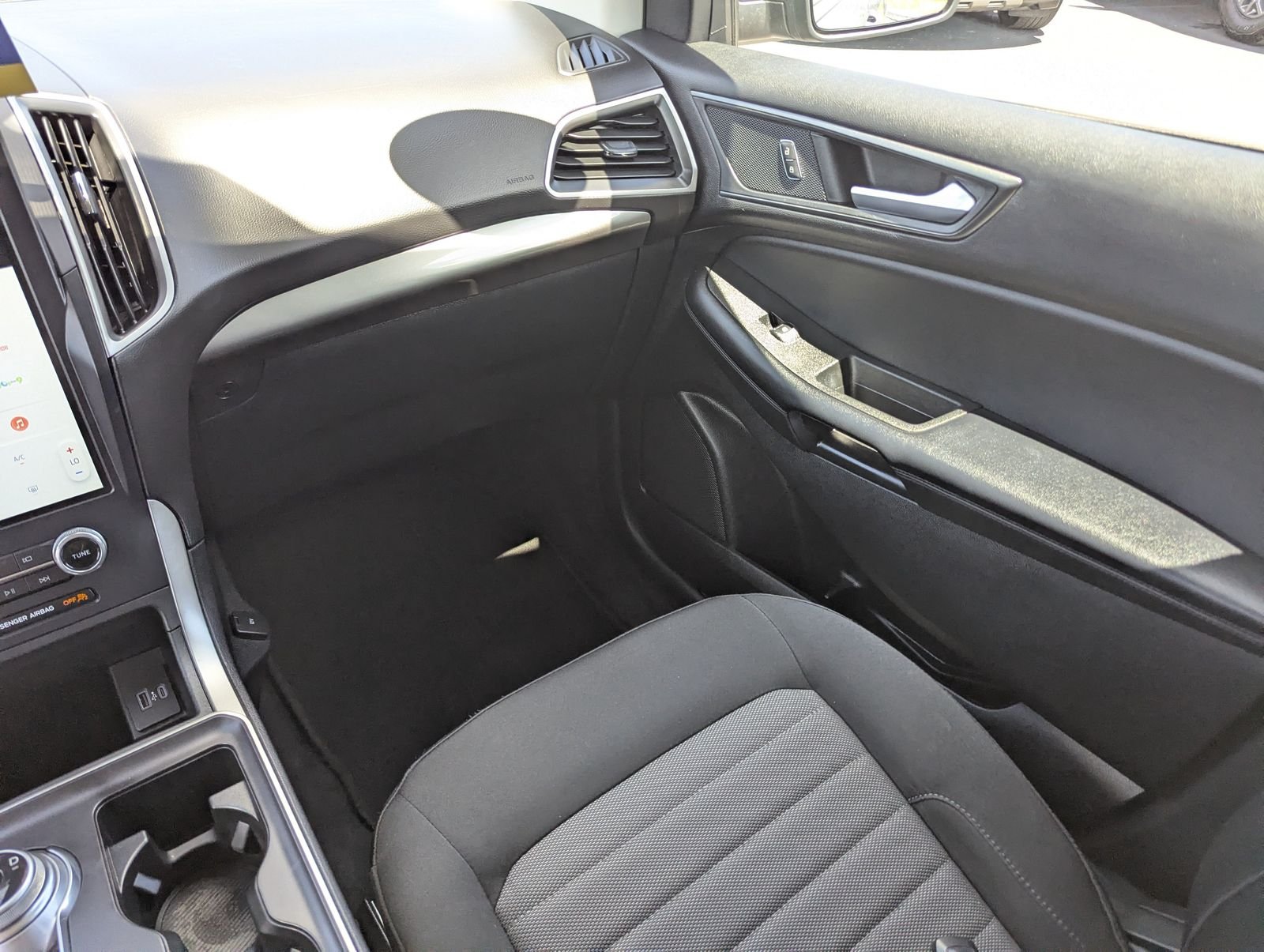 Used 2022 Silver Metallic Ford SE image 21