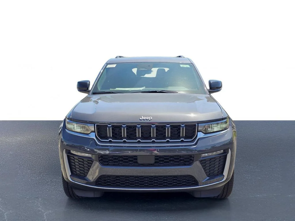 New 2026 Baltic Gray Metallic Clear-Coat Exterior Paint Jeep Limited image 2