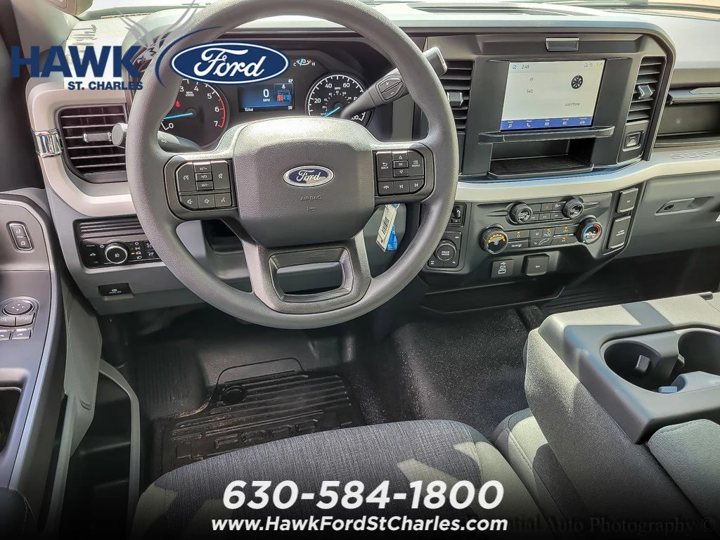 New 2025 Oxford White Ford F-350® XLT image 8