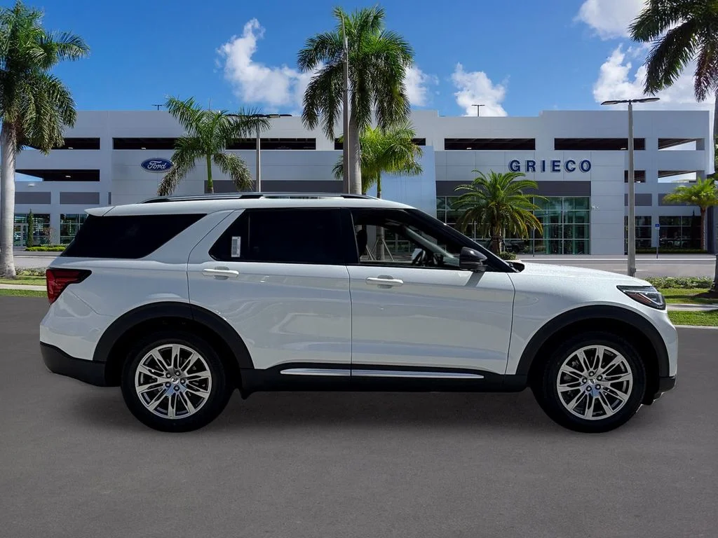 New 2027 Star White Metallic Tri-Coat Ford Platinum™ image 8