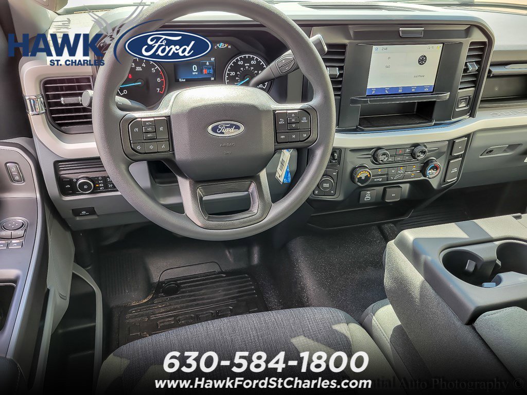 New 2025 Oxford White Ford F-350® XLT image 9