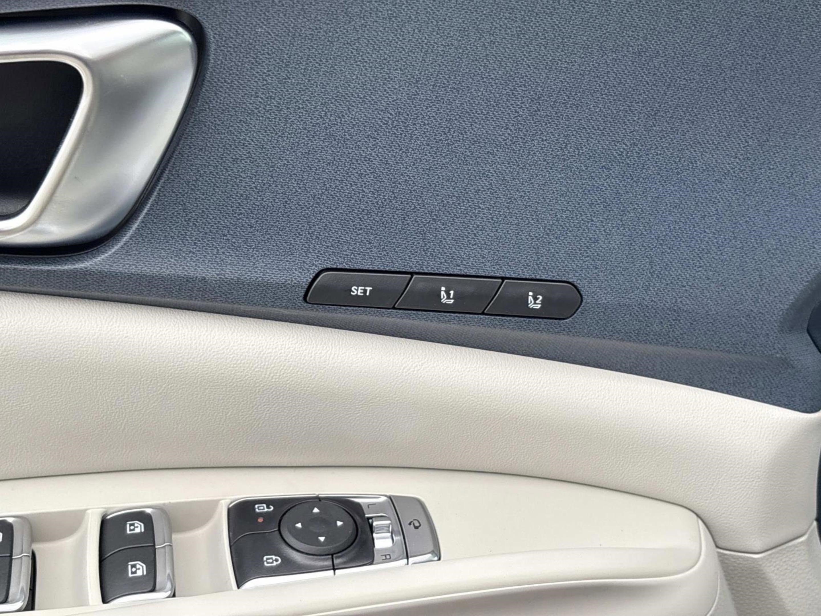 New 2026 Ivory Silver Kia EX image 18