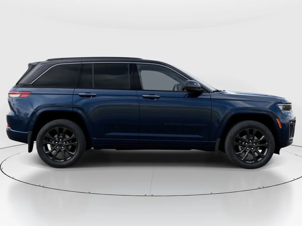 New 2026 Fathom Blue Pearl-Coat Exterior Paint Jeep Limited Reserve image 23