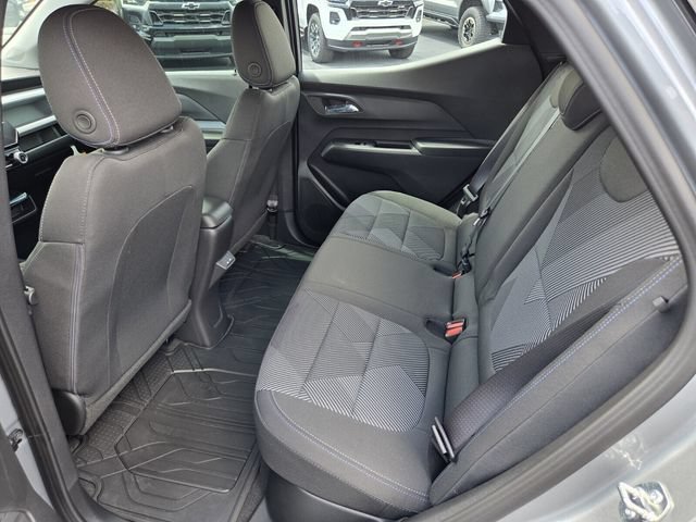 2027 Chevrolet Bolt LT - Photo 7