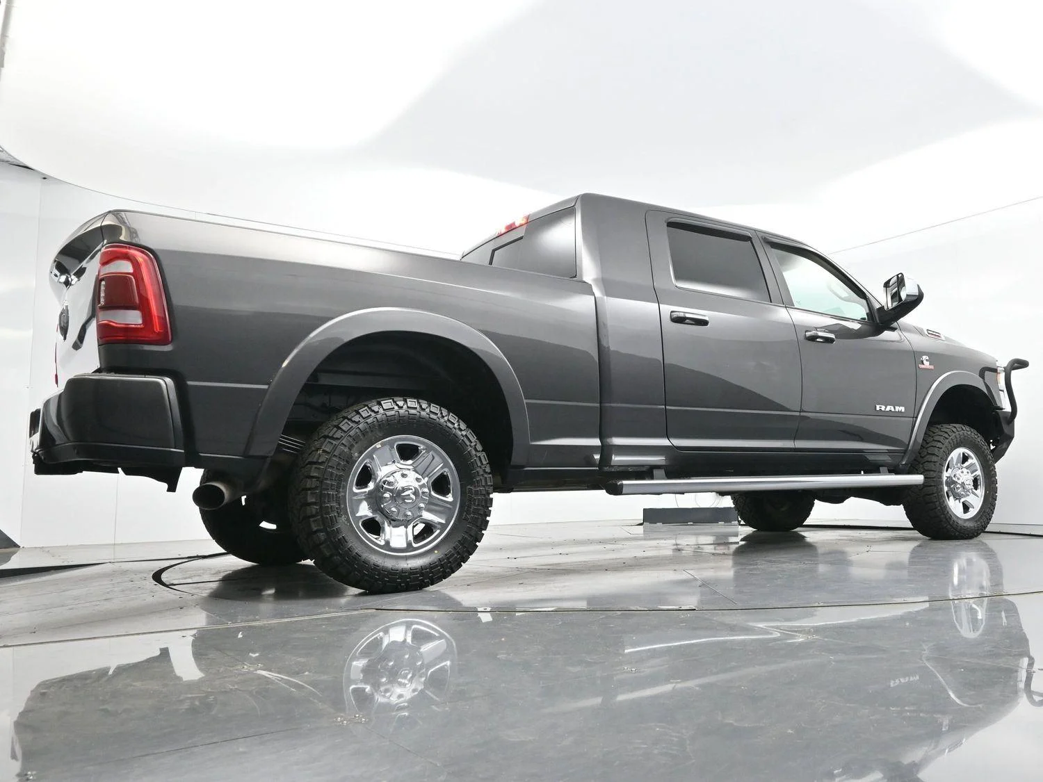 Used 2022 Granite Crystal Metallic Clearcoat Ram Laramie image 53