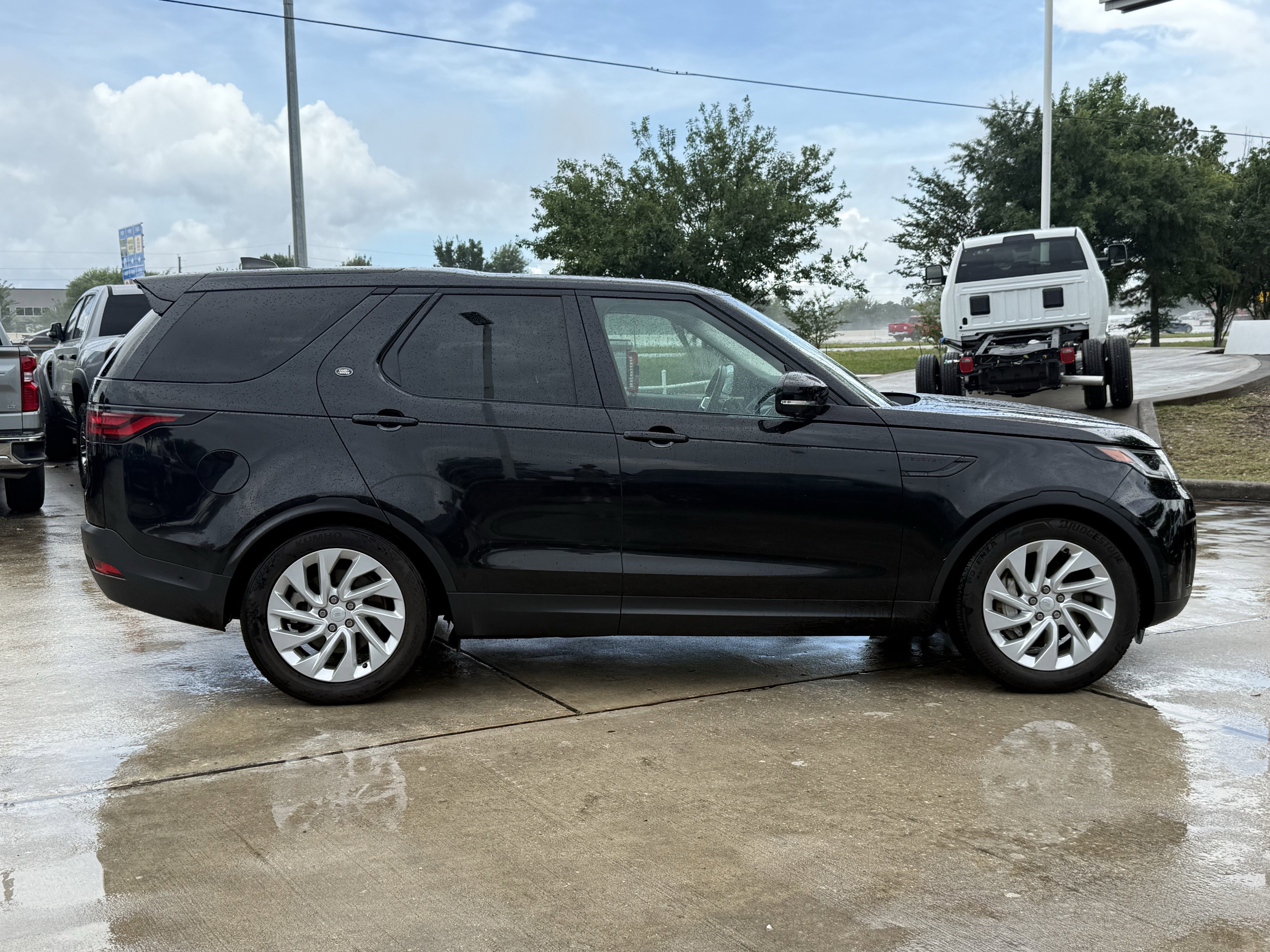 Used 2024 Black Land Rover S image 3