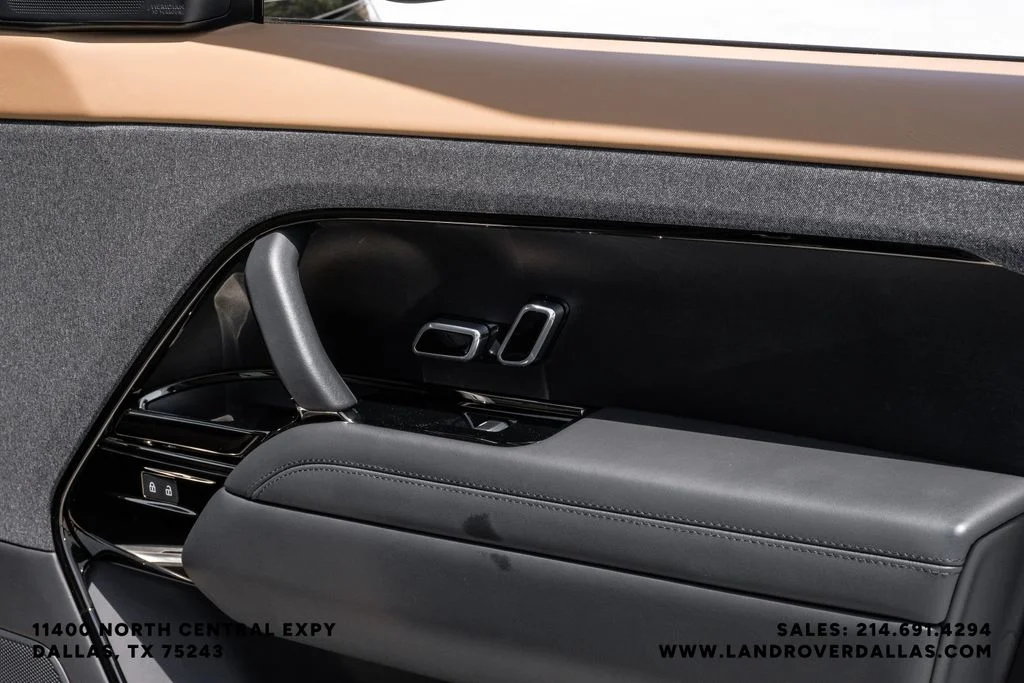 Certified Used 2024 SV Bespoke Match to Sample in Gloss Finish Land Rover Autobiography image 48