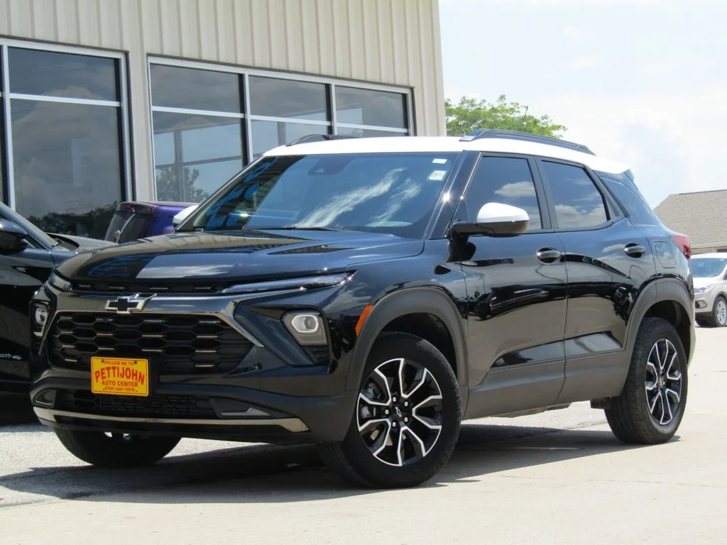 Used 2025 Black Chevrolet ACTIV image 12