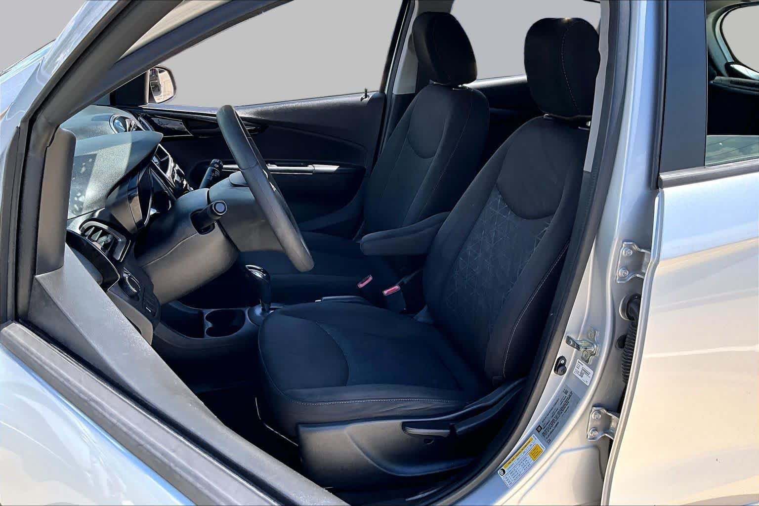 Used 2020 SILVER ICE METALLIC Chevrolet LT image 8