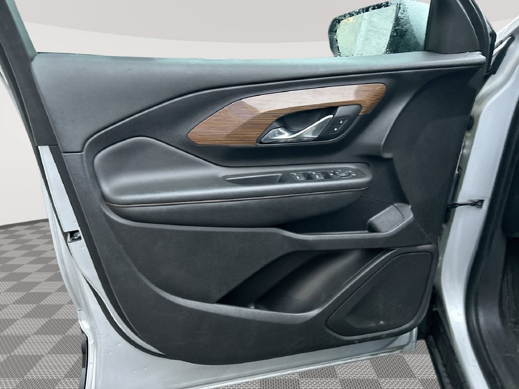 Used 2018 QUICKSILVER METALLIC GMC SLE image 22