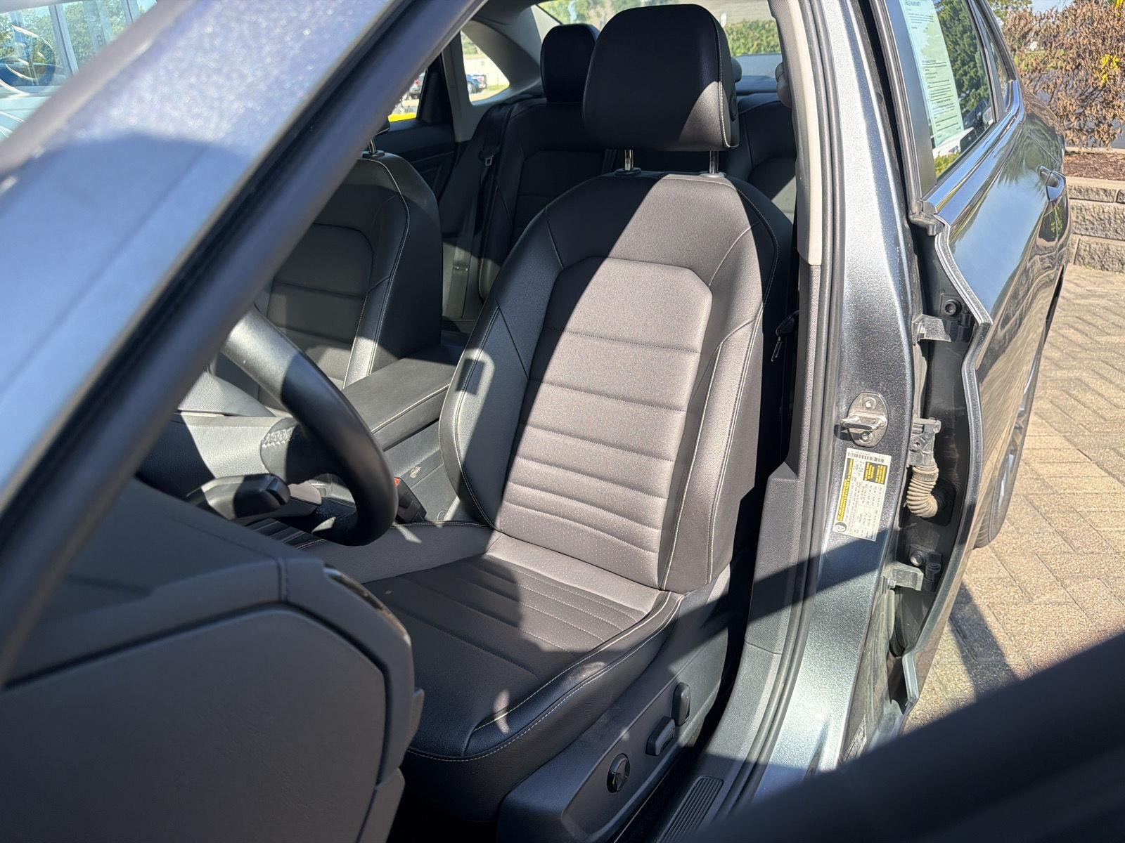 Used 2024 Pyrite Silver Metallic Volkswagen SE image 14