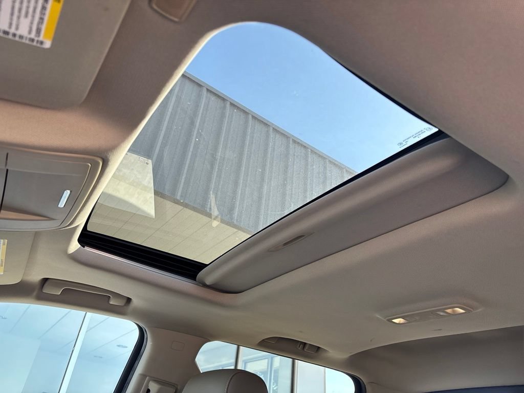 Used 2018 RED QUARTZ TINTCOAT GMC SLT image 9