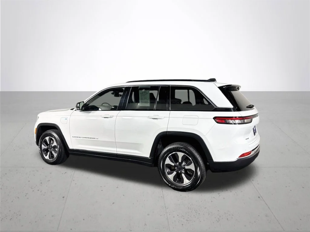 Used 2024 White Jeep 4xe image 8