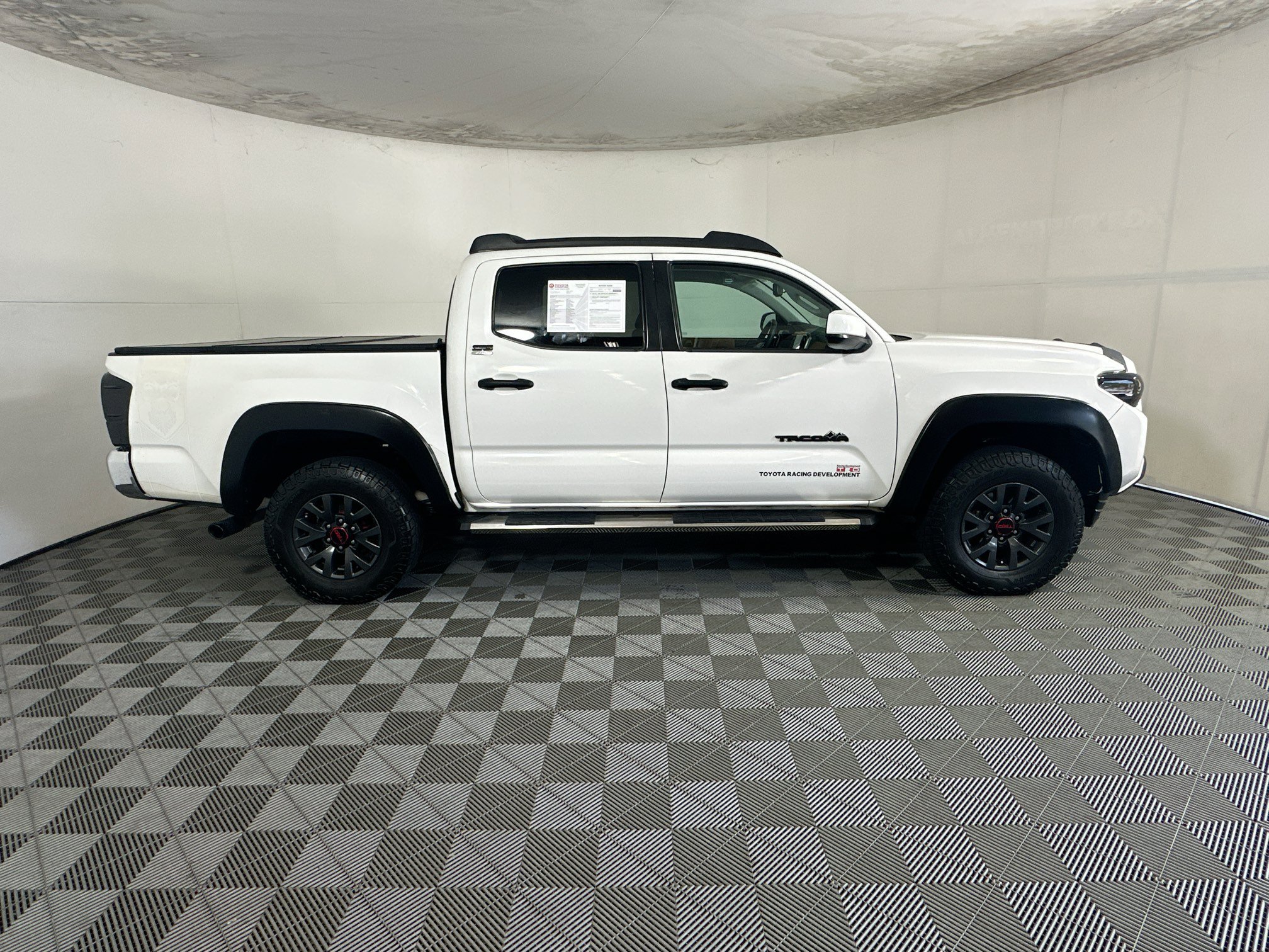 Used 2020 Super White Toyota SR5 image 2