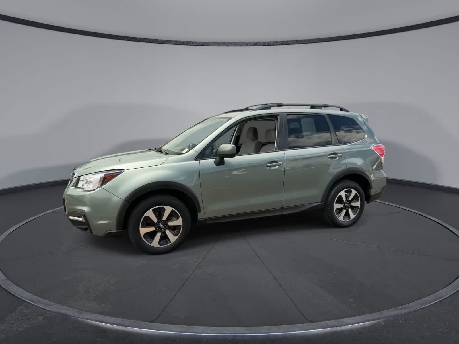 Used 2018 Jasmine Green Metallic Subaru Premium image 4