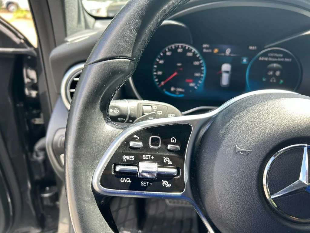 Used 2022 Black Mercedes-Benz GLC 300 image 23