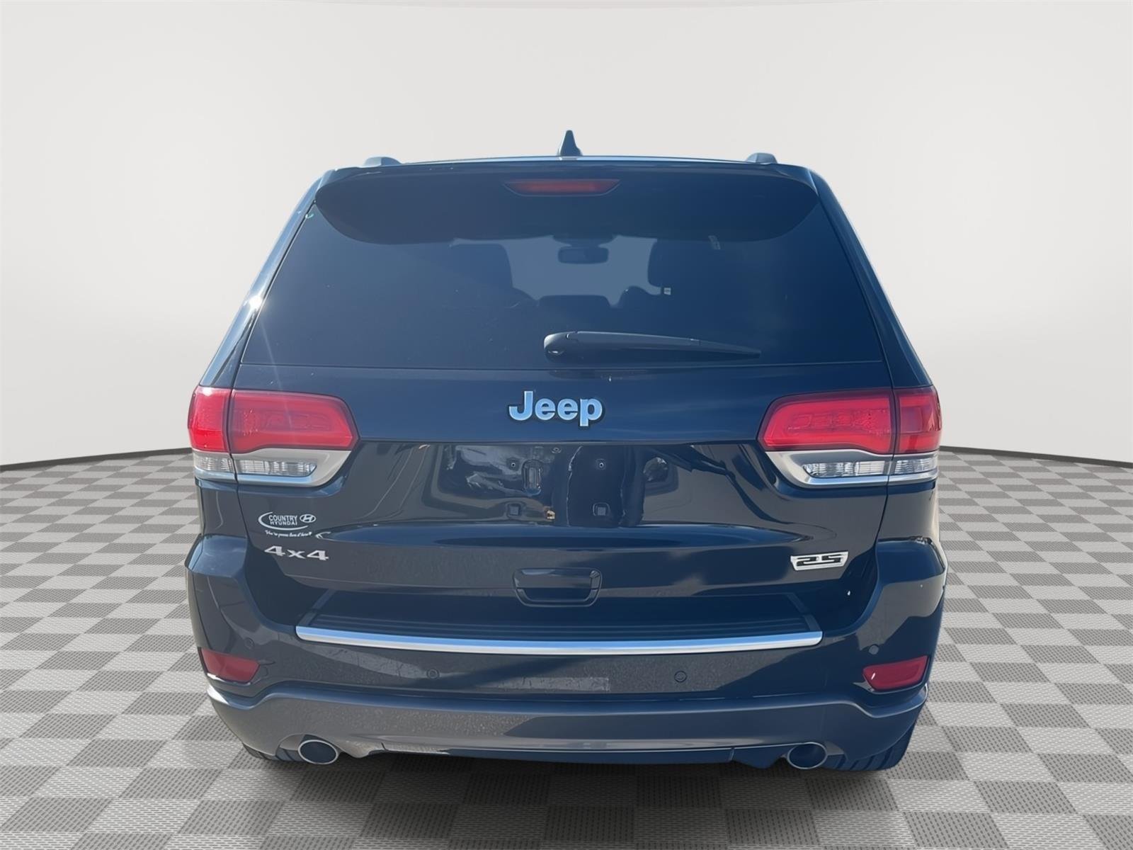 Used 2018 Diamond Black Crystal Pearlcoat Jeep Sterling Edition image 6