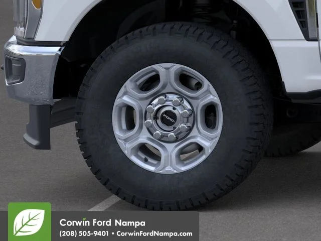 New 2026 Oxford White Ford XLT image 19