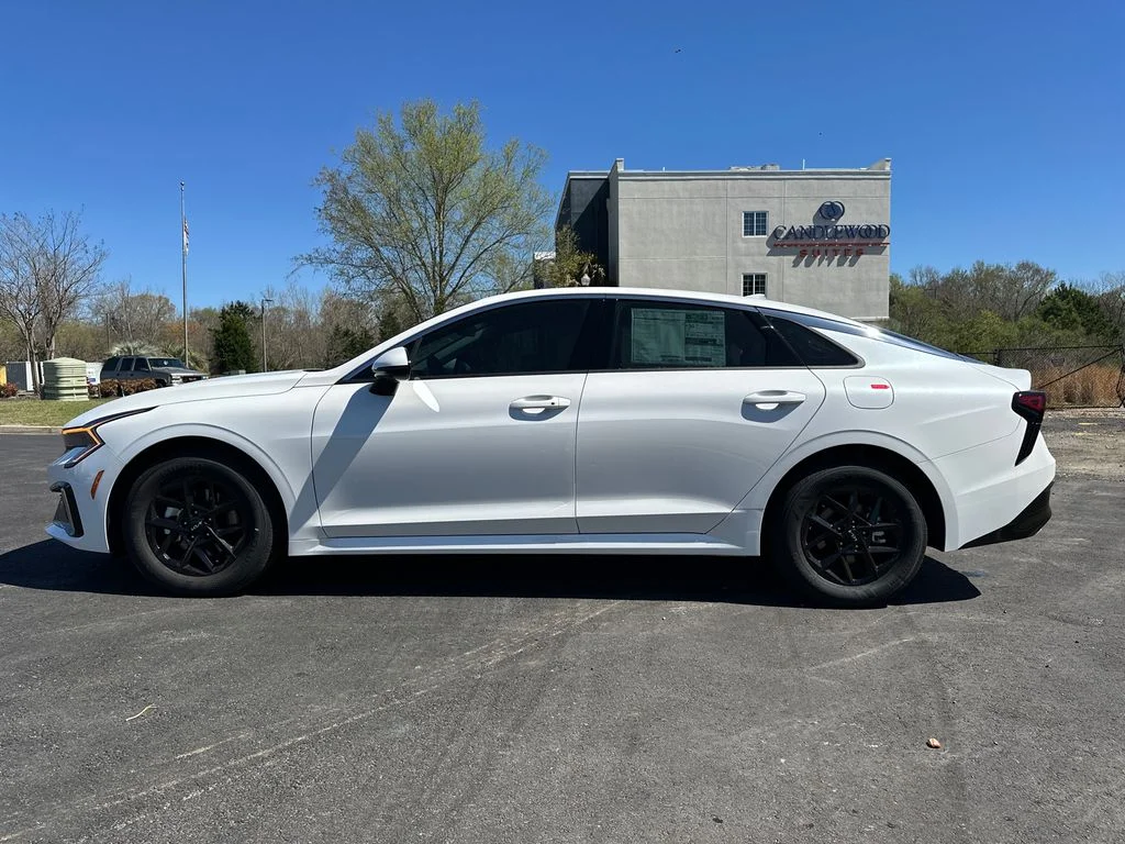 New 2026 White Kia LXS image 4