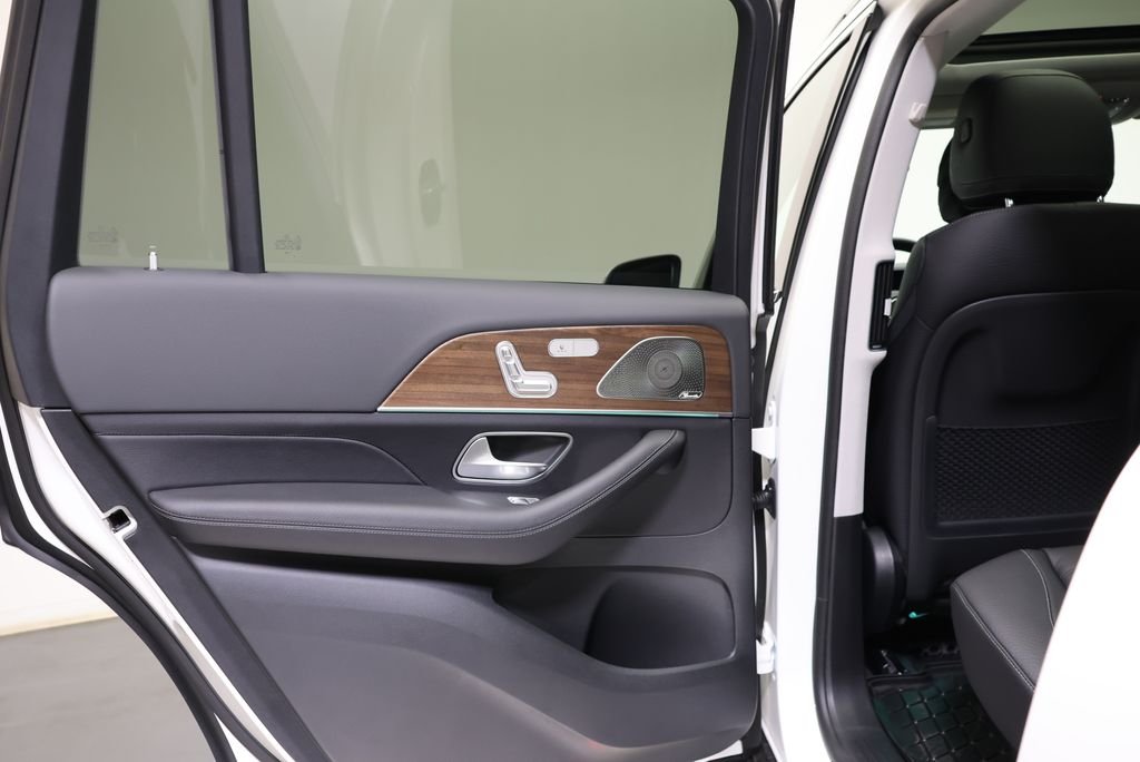 New 2026 Polar White Mercedes-Benz GLS 450 image 41