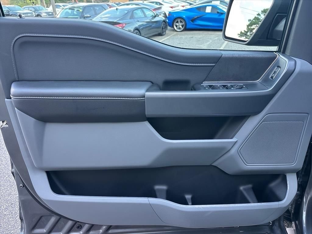 New 2026 Carbonized Gray Metallic Ford XLT image 8