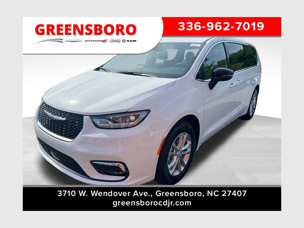 2026 Chrysler Pacifica Select's photo