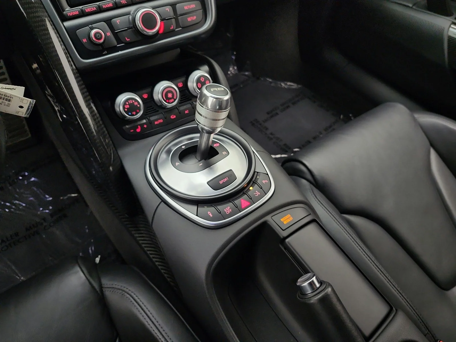 Used 2010 Ice Silver Metallic With Apollo Silver Sideblades Audi 2dr Cpe Auto quattro 4.2L image 12