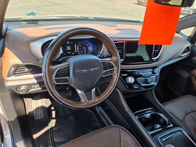 Used 2021 Silver Chrysler Limited image 6