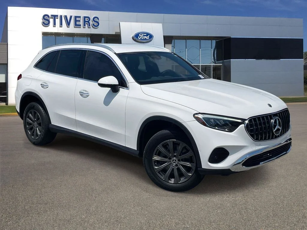 Used 2024 White Mercedes-Benz GLC 300 image 1