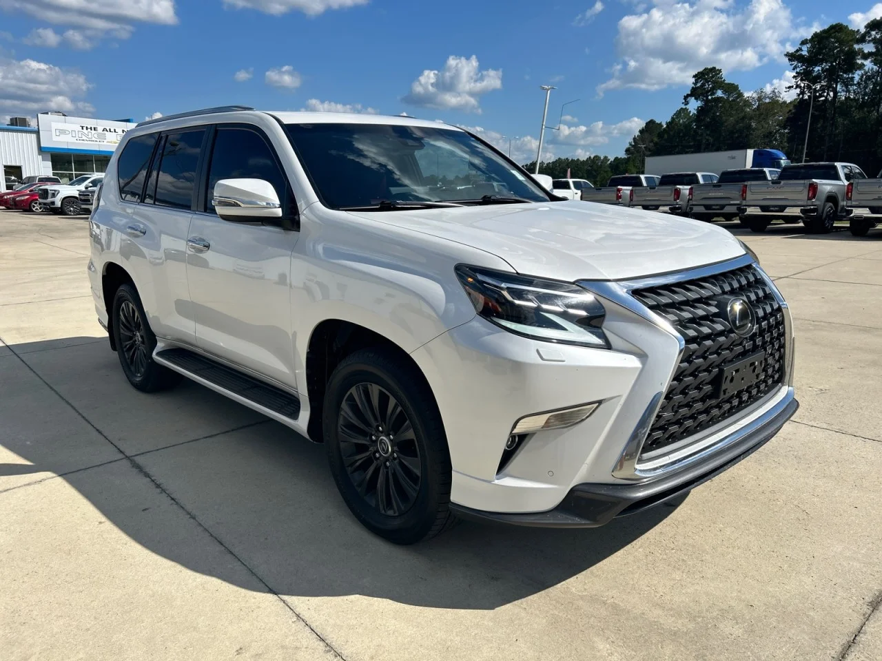 Used 2023  Lexus GX 460 Luxury image 2