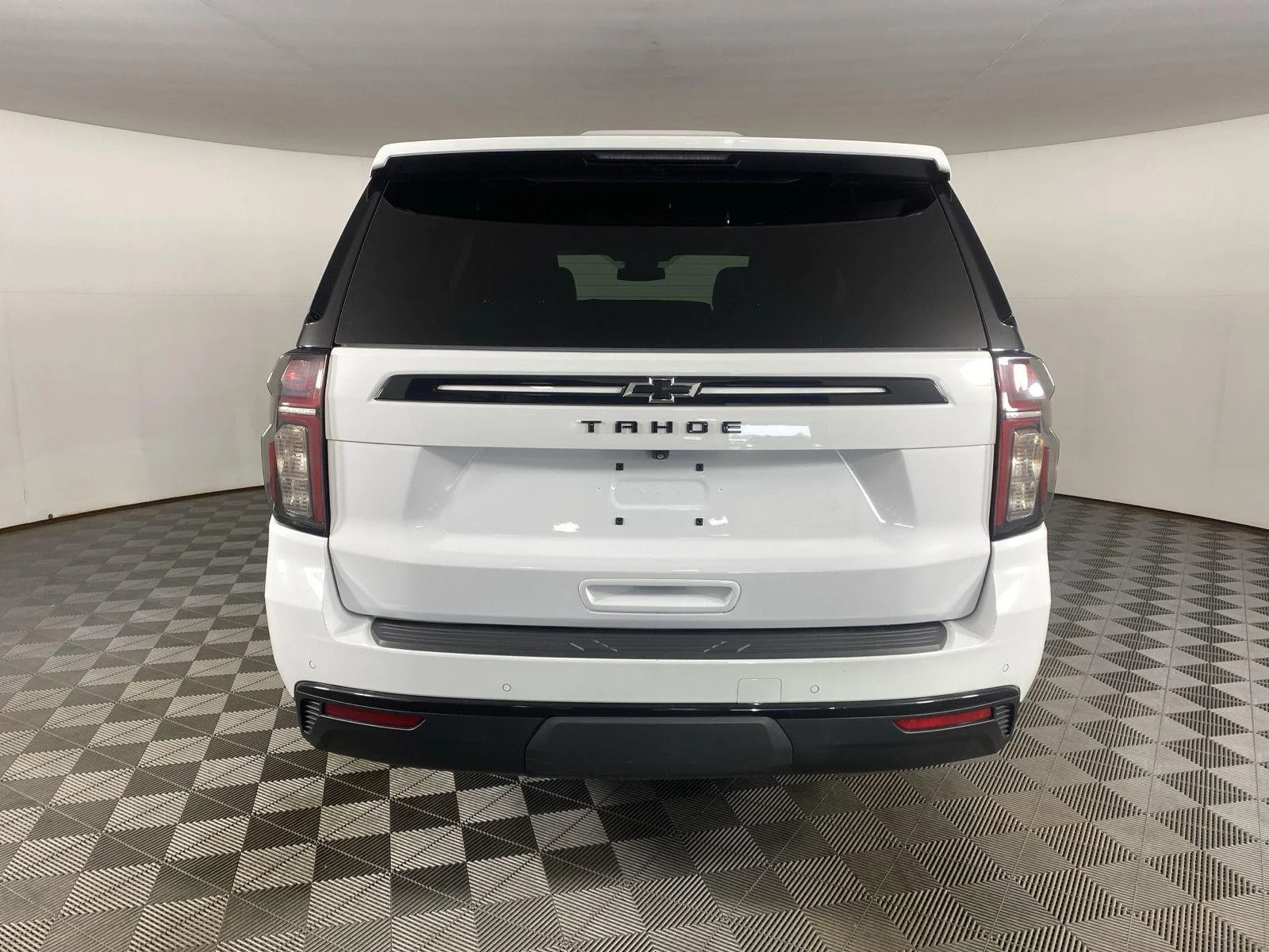 Used 2023 Summit White Chevrolet Z71 image 6