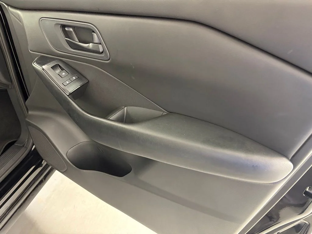 Used 2024 Black Nissan S image 38