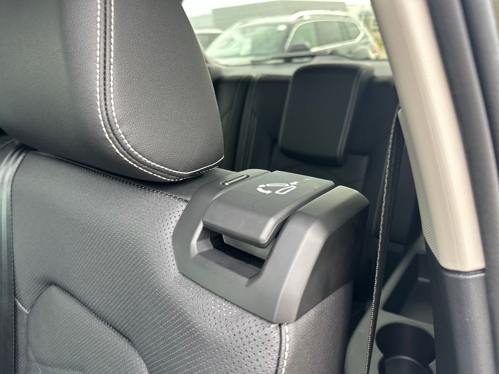 New 2026 Green Volkswagen 2.0T SE w/Technology image 23
