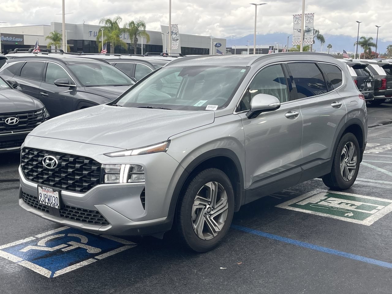 Used 2023 SHIMMERING SILVER HYUNDAI SEL image 2