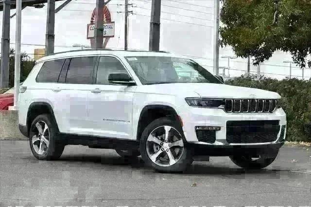 New 2025 Bright White Clear-Coat Exterior Paint Jeep Limited image 2