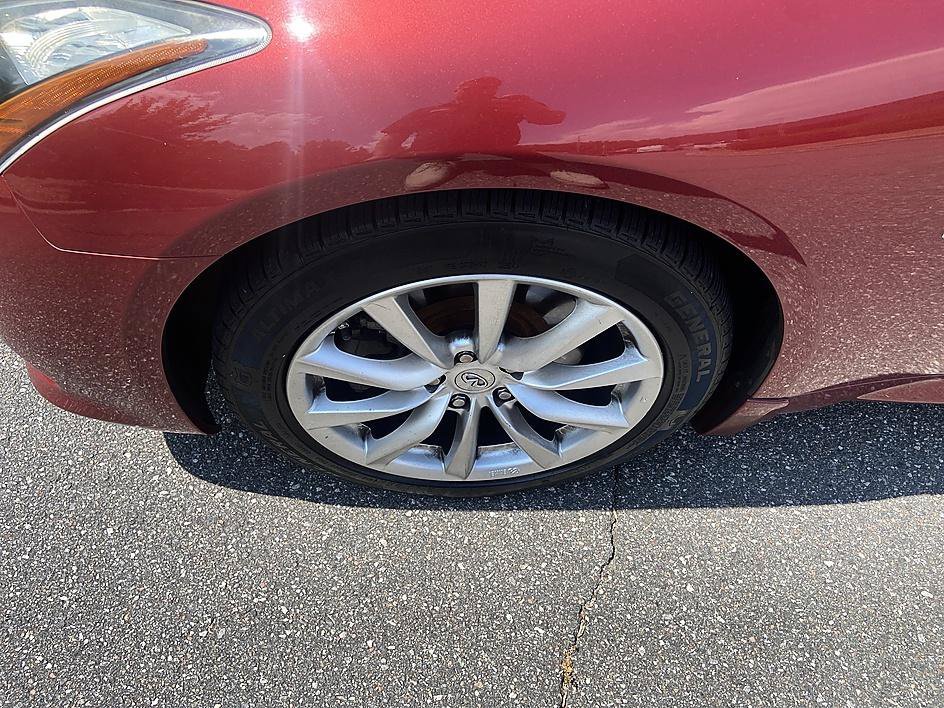 Used 2014 Venetian Ruby INFINITI Base image 8