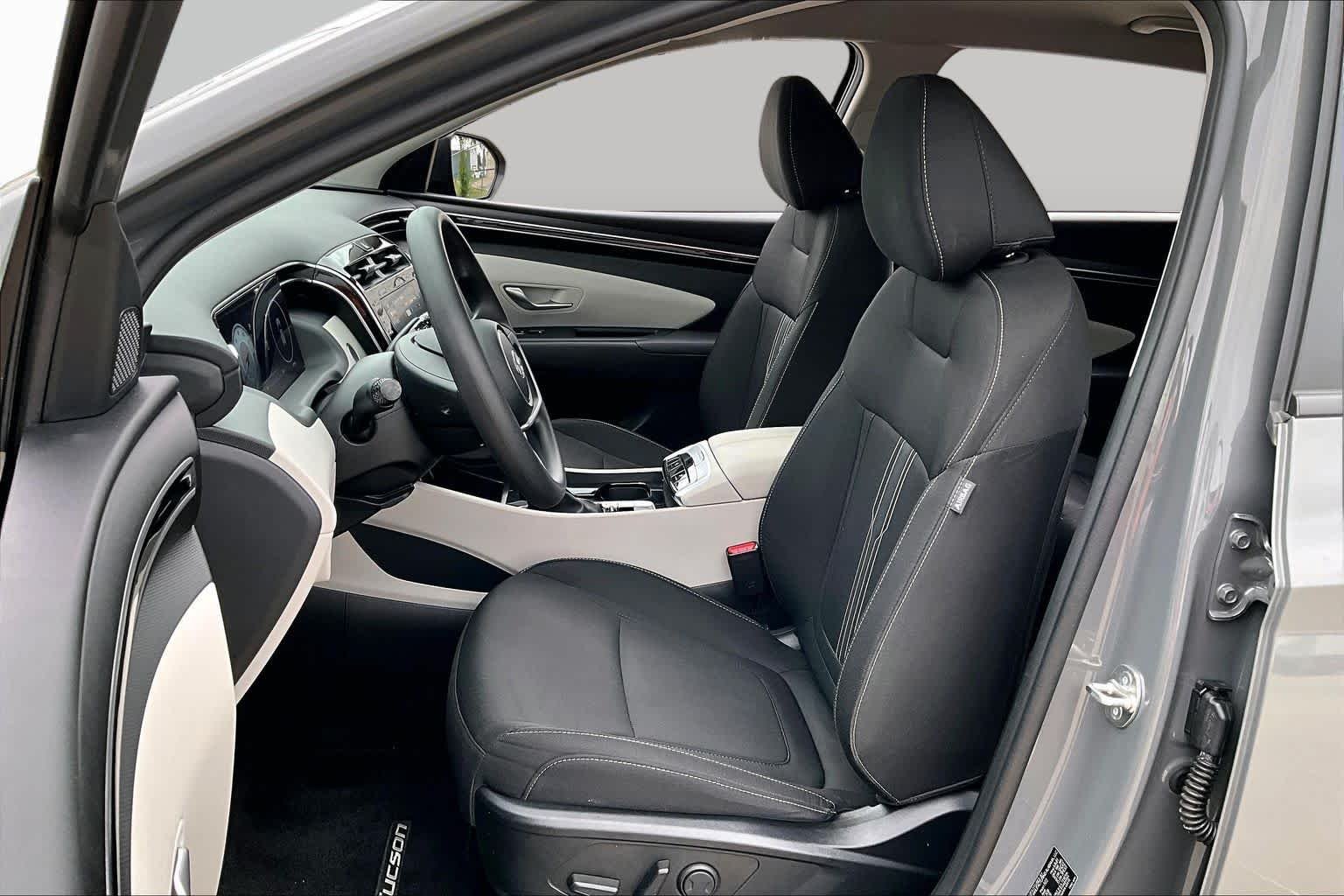 Used 2024 Hampton Gray Hyundai SEL image 8