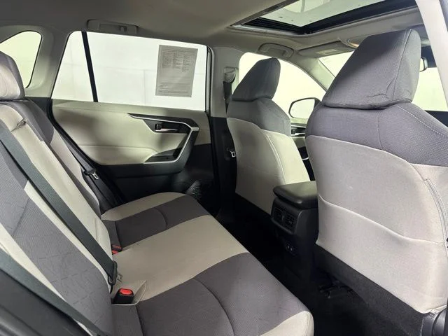 Used 2019 Silver Toyota XLE image 5