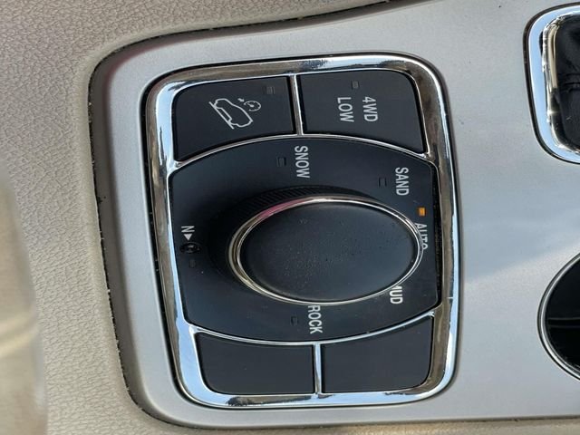 Used 2019 White Jeep Limited image 30